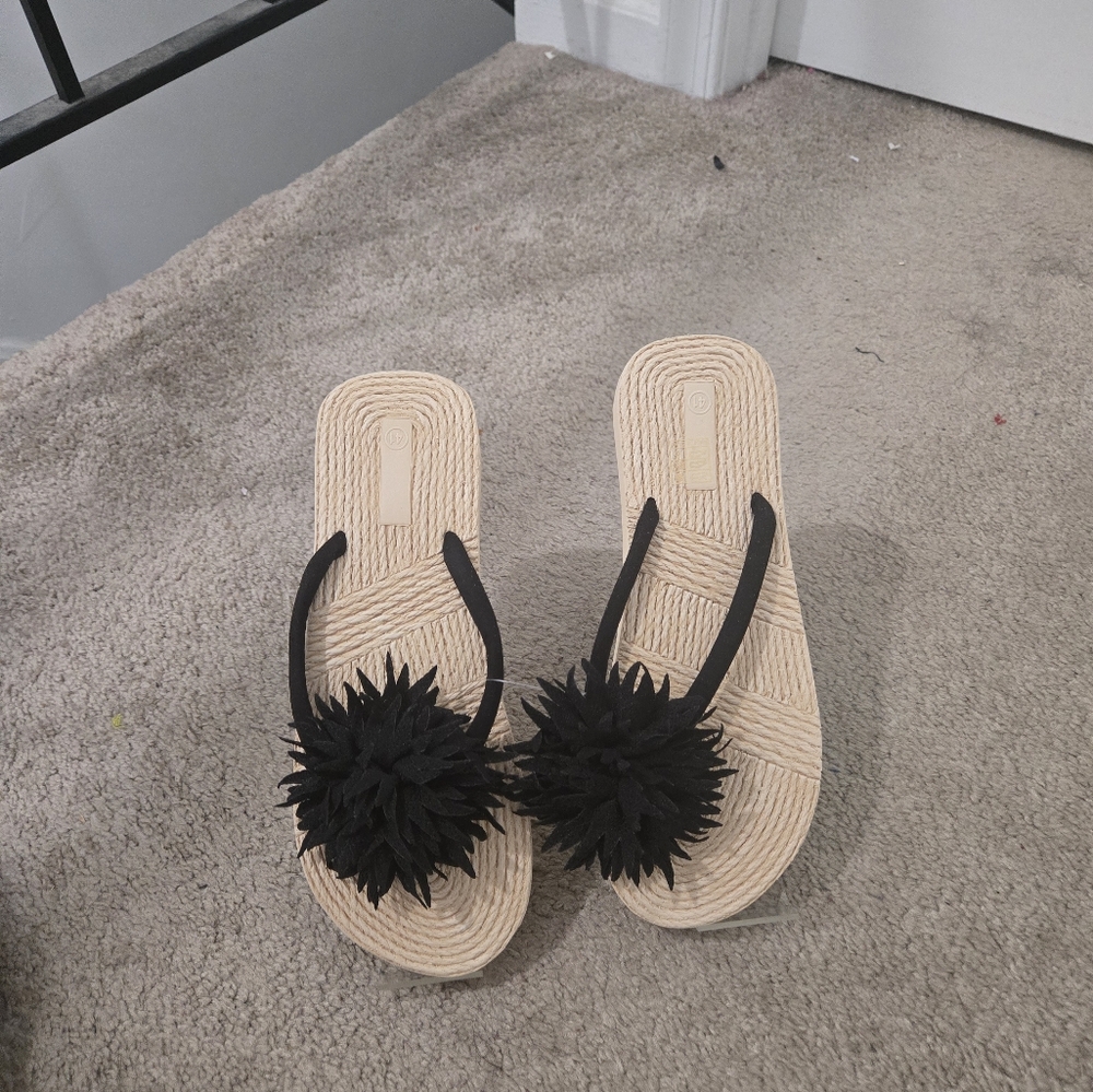 Black Floral Women's Sandals - Picture 6 of 8